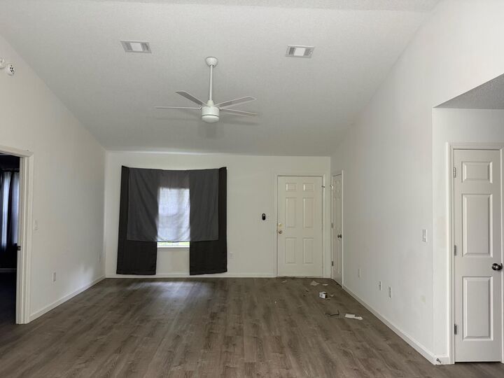 Property Photo: 137 Lonnie Jack Drive FL 32536