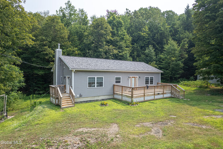 Property Photo:  15 Brodie Way  NY 12838 
