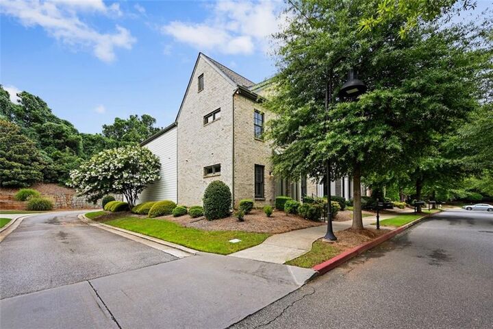 Property Photo: 1048 Merrivale Chase GA 30075