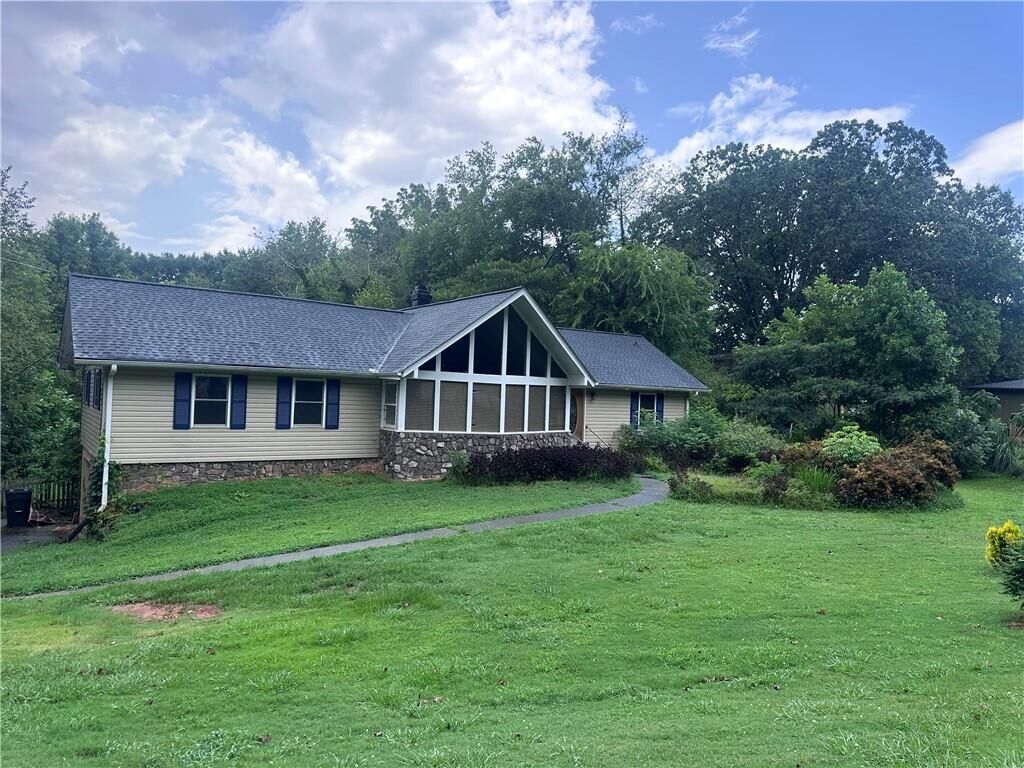 Property Photo: 6306 Putnam Ford Drive GA 30189