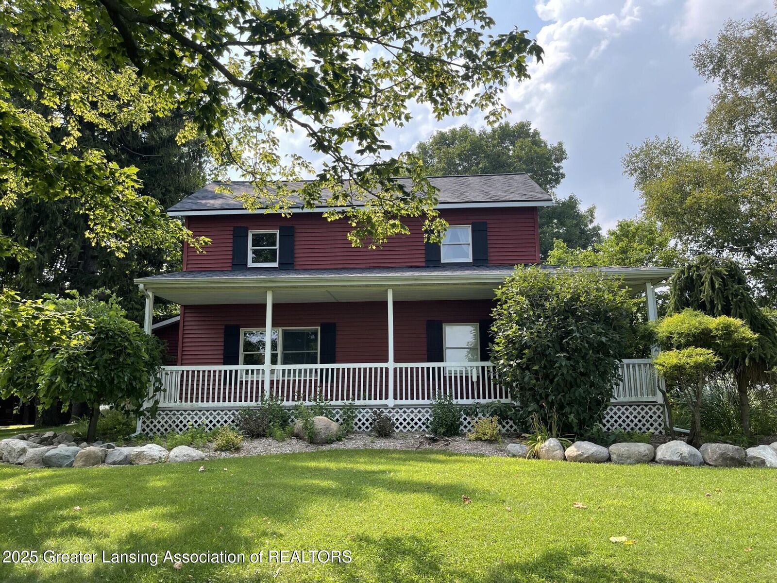 Property Photo:  