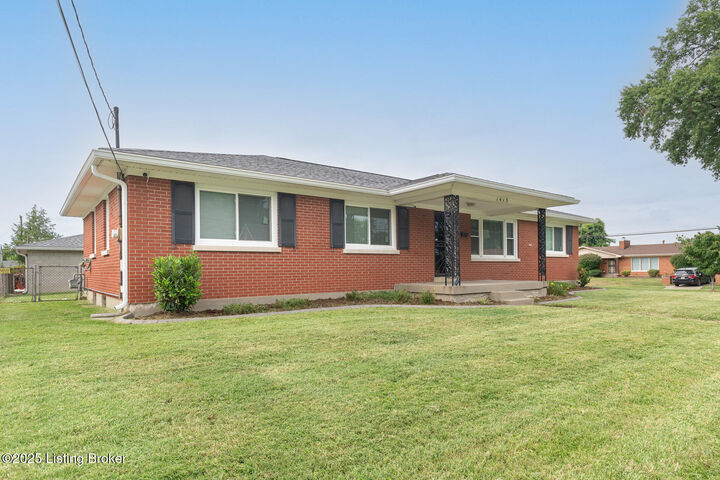 Property Photo:  1415 Anna Ln  KY 40216 