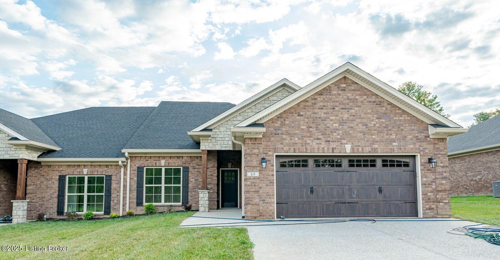 Property Photo:  69 Cherokee Dr  KY 40065 