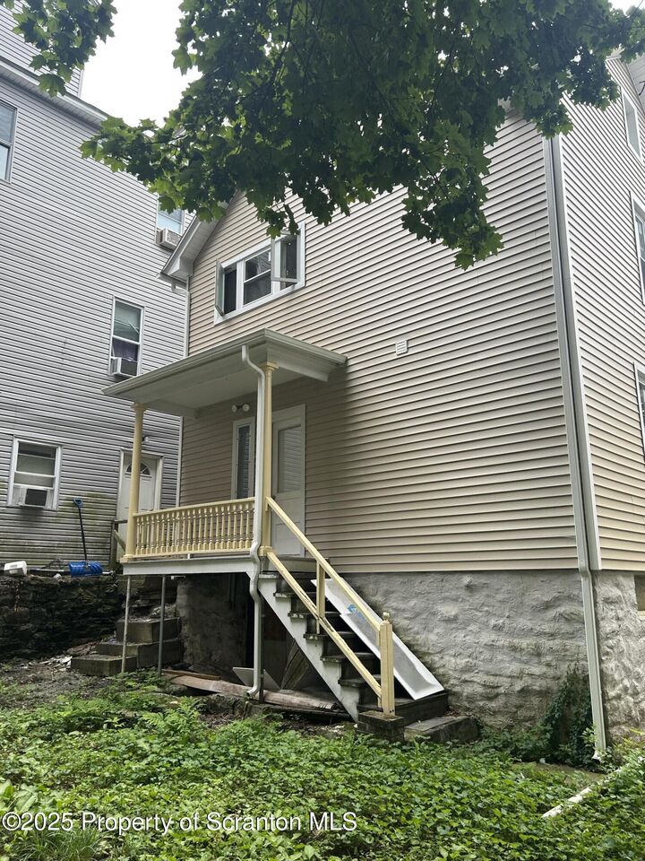Property Photo:  114 Salem Avenue  PA 18407 