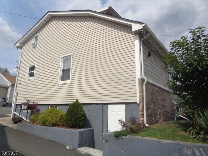 Property Photo: 537 US Highway 22 NJ 07205