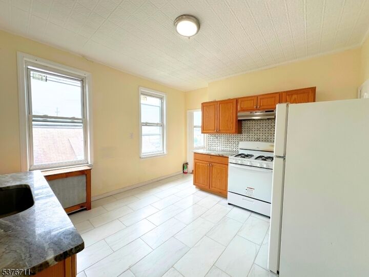Property Photo:  182 Knickerbocker Ave 2  NJ 07503 