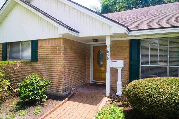 Property Photo: 1030 Montour Drive TX 77062
