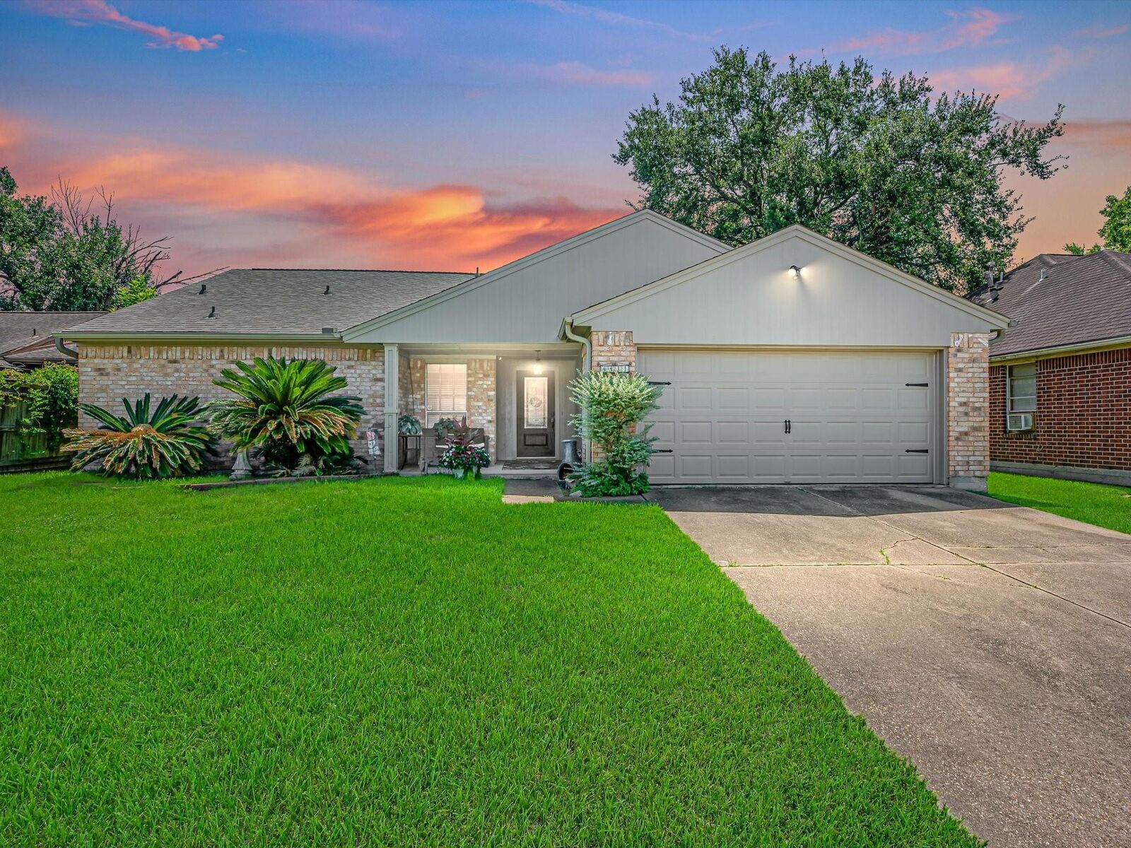 Property Photo:  4431 Kenya Lane  TX 77505 