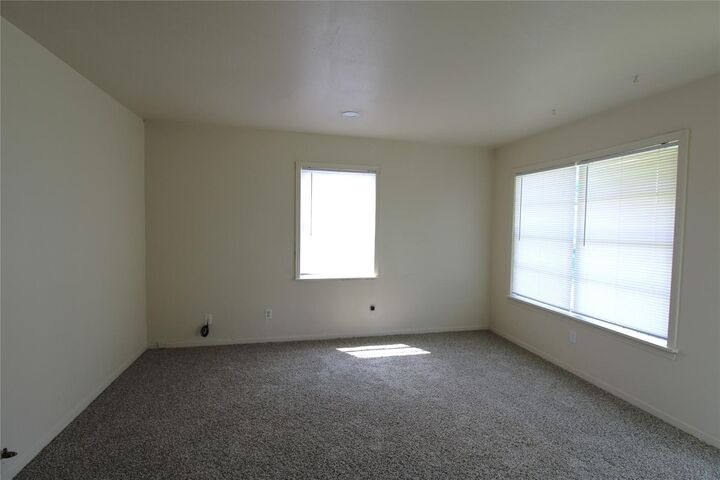 Property Photo:  104 Prewitt Lane  TX 77486 