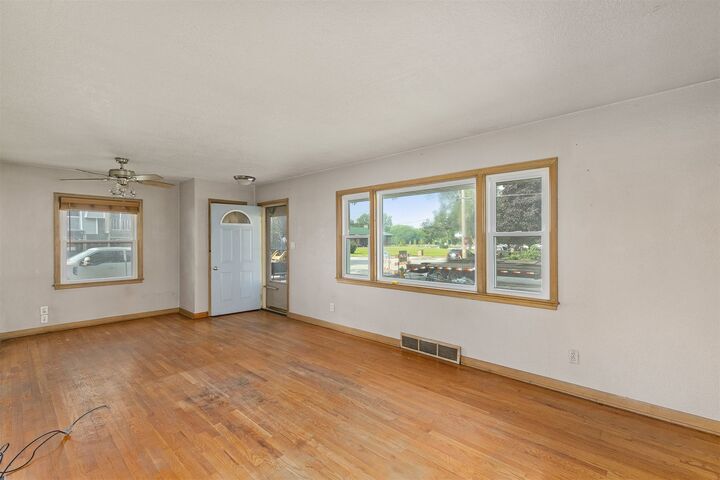 Property Photo: 1003 68th Street IA 50324