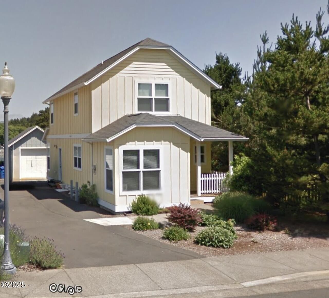 Property Photo:  1537 NW 21st Street  OR 97367 