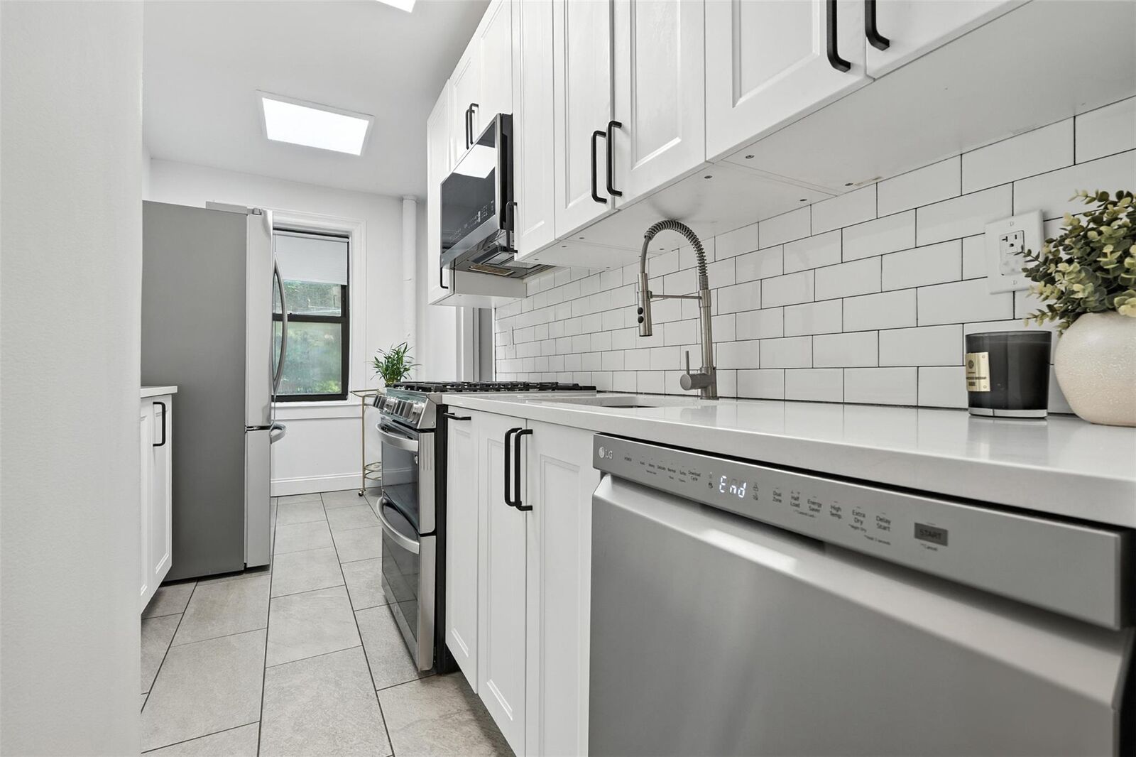 Property Photo:  68 E Hartsdale Avenue 1K  NY 10530 