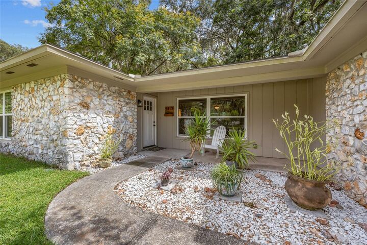 Property Photo: 4113 NW 48th Place FL 32606