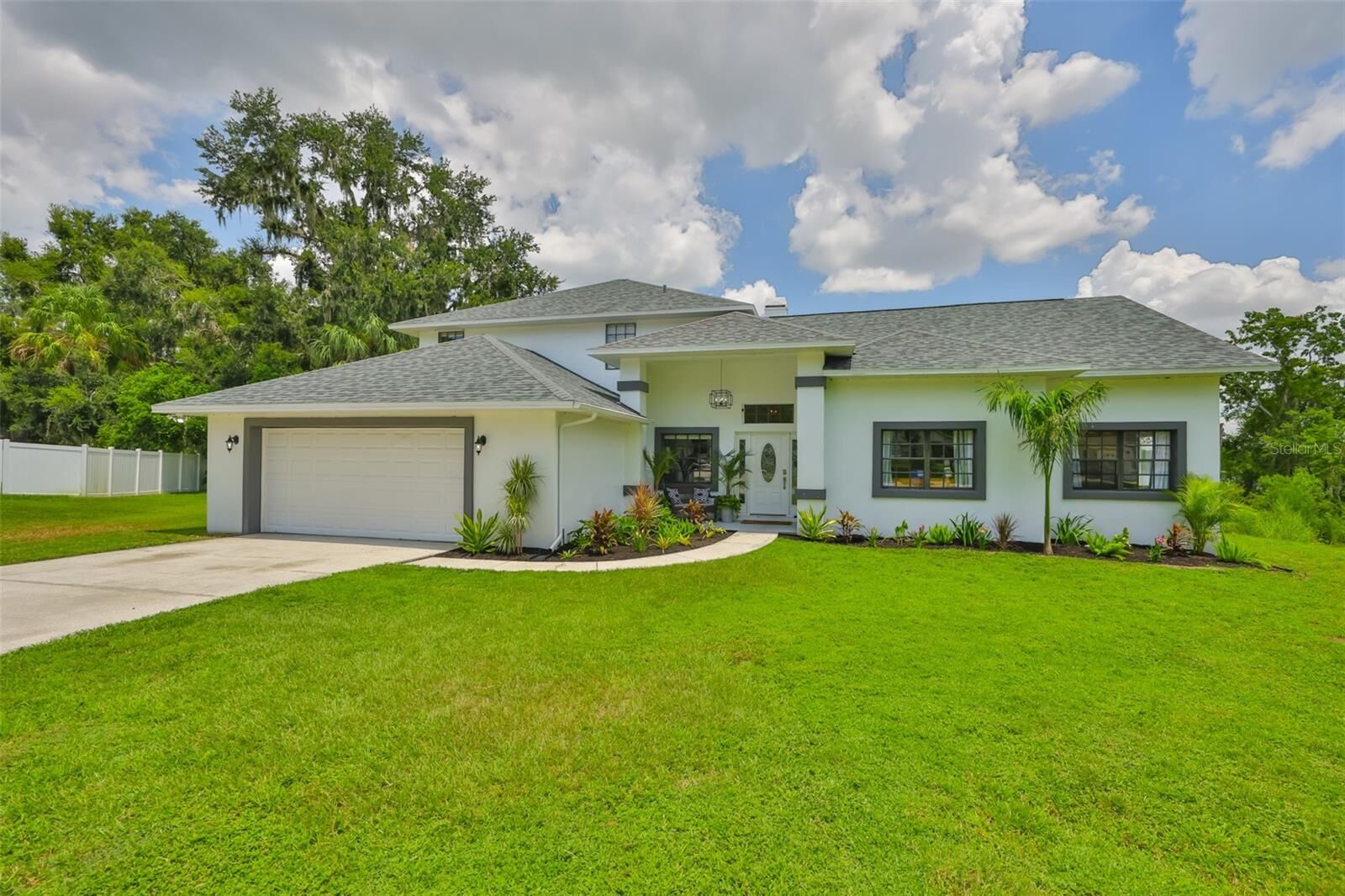 Property Photo:  712 Sportsman Park Drive  FL 33584 