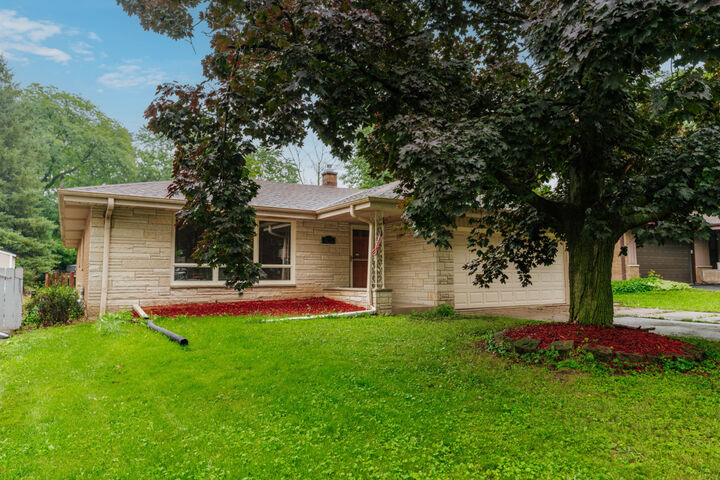 4212 N 95th St  Wauwatosa WI 53222 photo