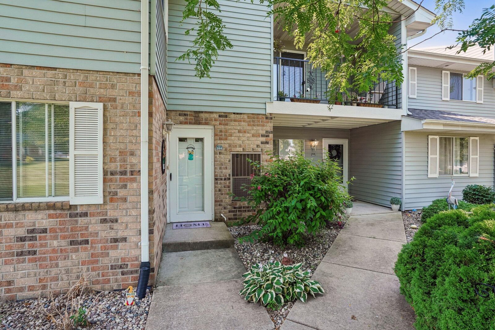 Property Photo:  1117 N Sunnyslope Dr 204  WI 53406 