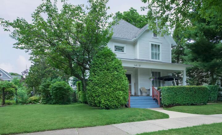 Property Photo:  1412 Forres Avenue  MI 49085 