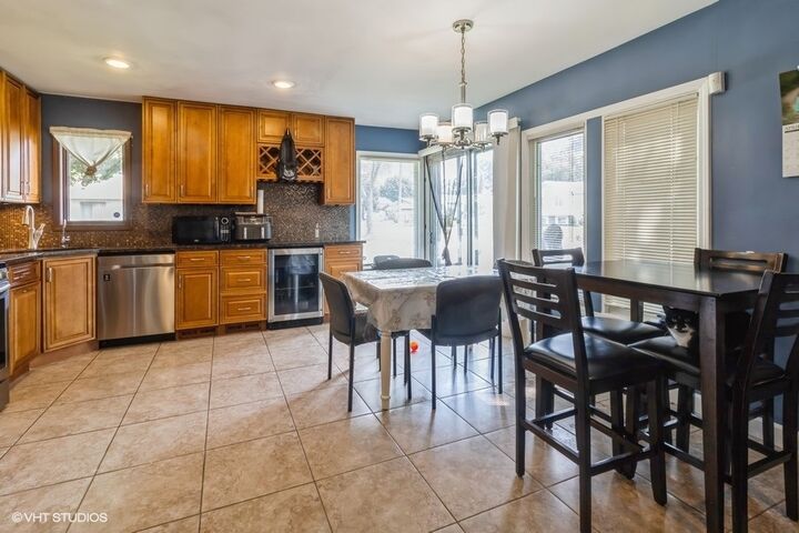 Property Photo:  5775 Ring Court  IL 60133 