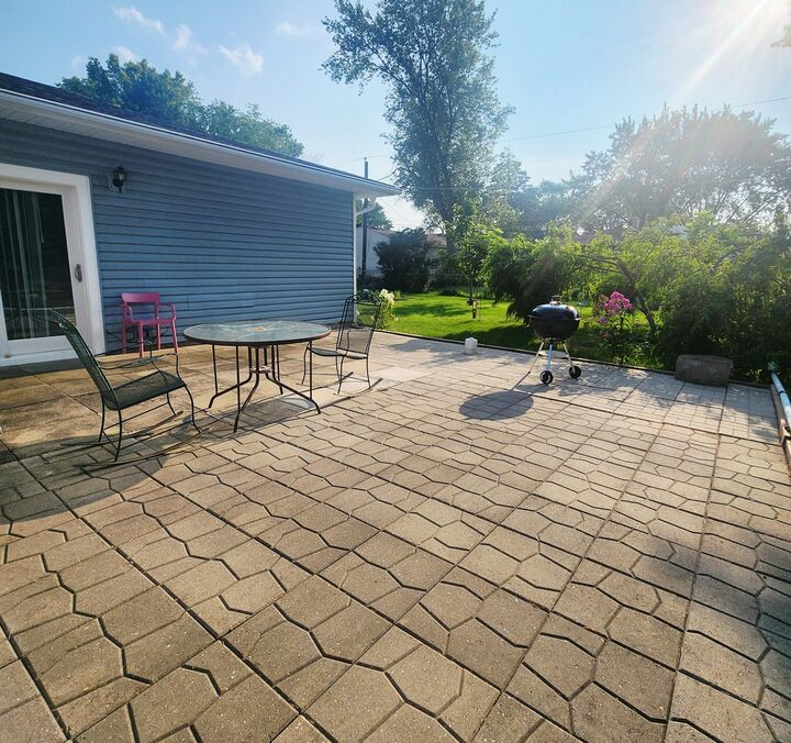 Property Photo:  6640 Peach Tree Street  IL 60133 