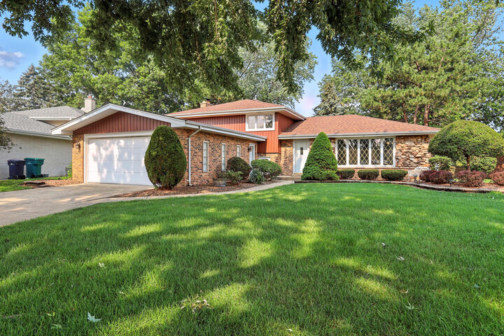 Property Photo:  7960 W Ponderosa Court  IL 60462 