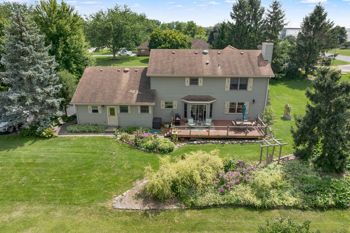 Property Photo: 404 Arrowhead Drive IL 60136