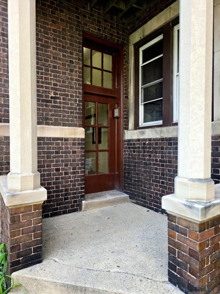 Property Photo:  824 E Hyde Park Boulevard 1  IL 60615 
