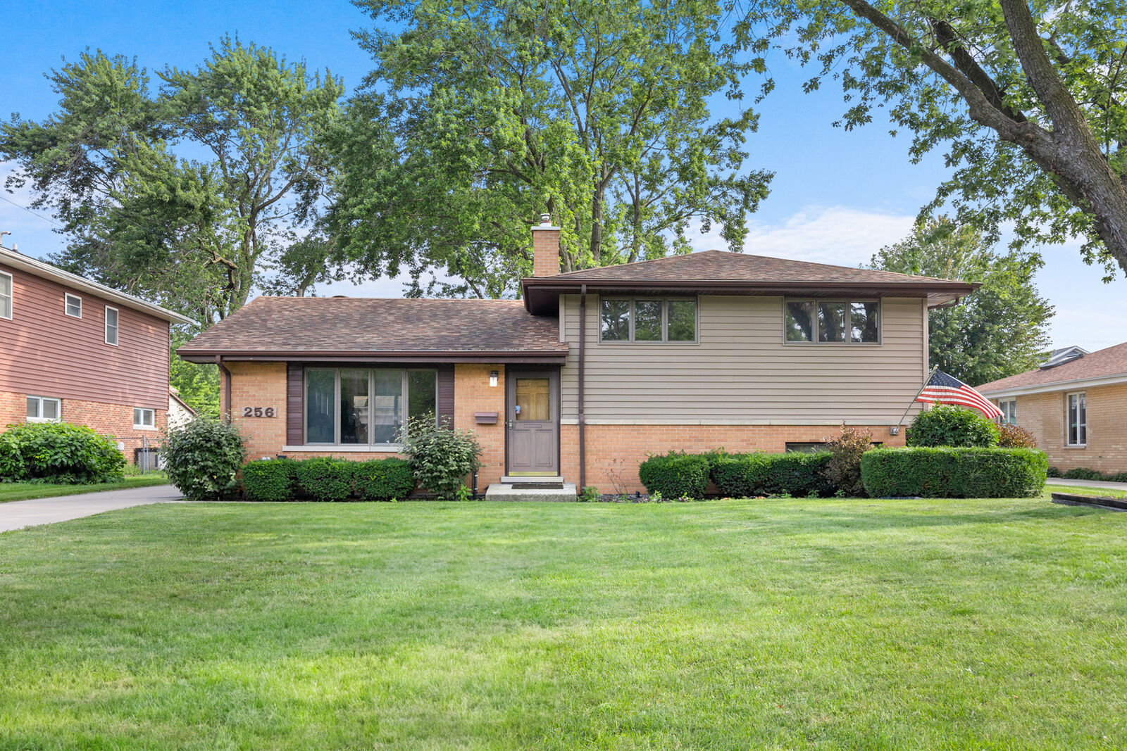 Property Photo:  256 Tee Lane  IL 60108 