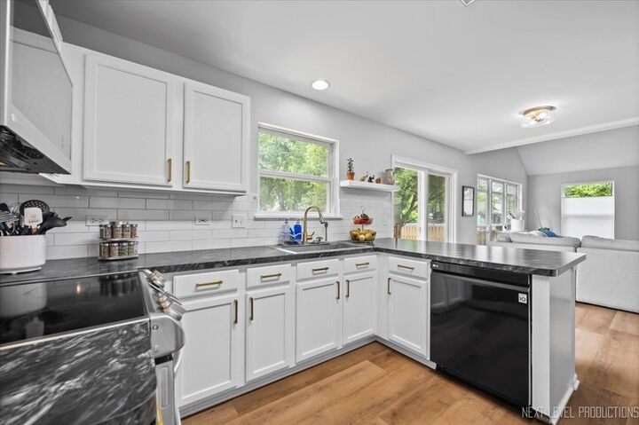 Property Photo:  2510 Little Creek Lane  IL 60506 