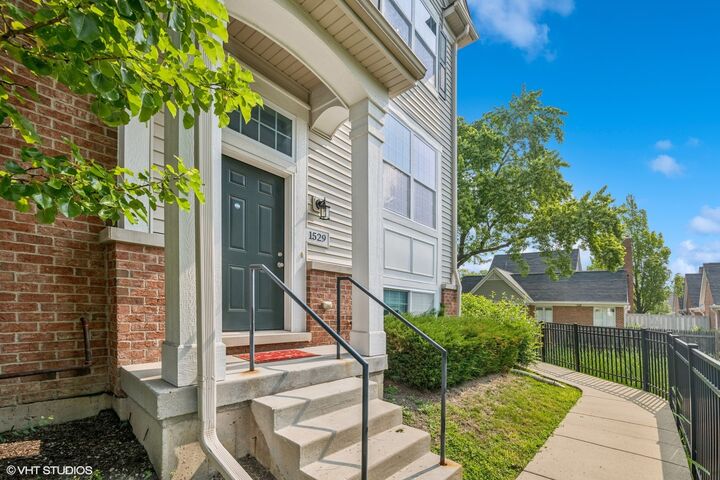 1529 E Arbor Lane  Arlington Heights IL 60004 photo