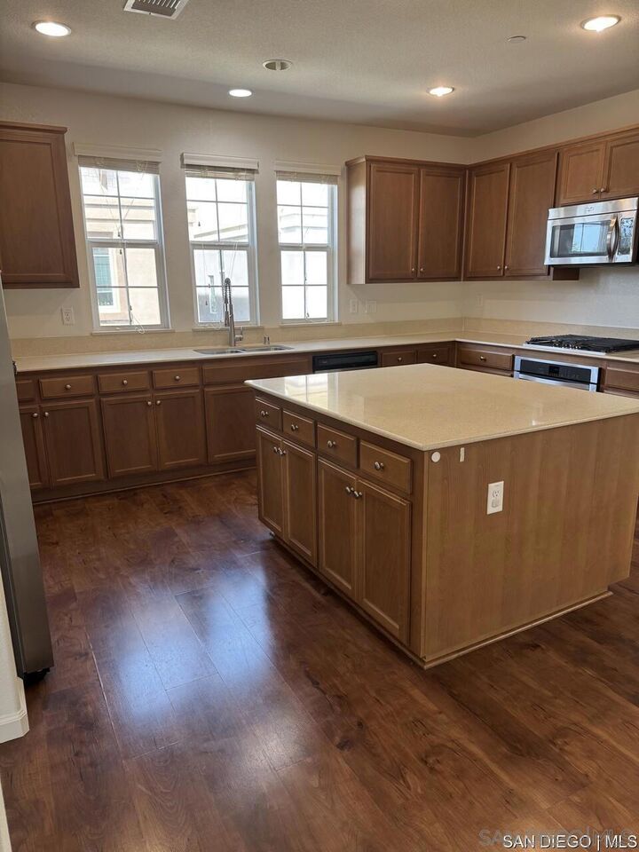 Property Photo:  75 Middleton Pl  CA 94544 