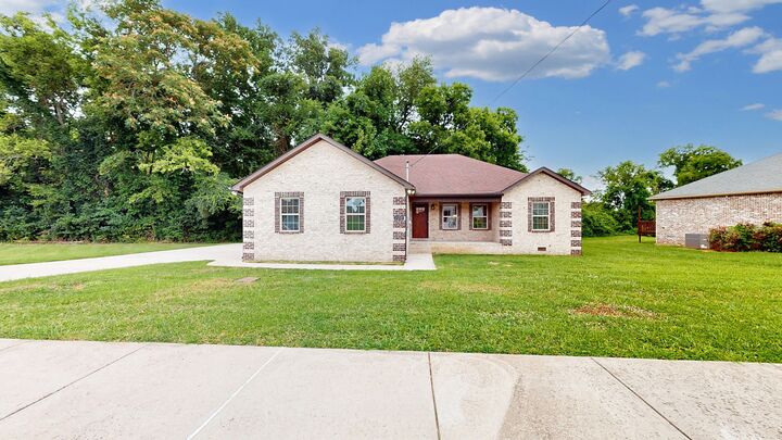Property Photo:  108 Virginia Ct  TN 37160 