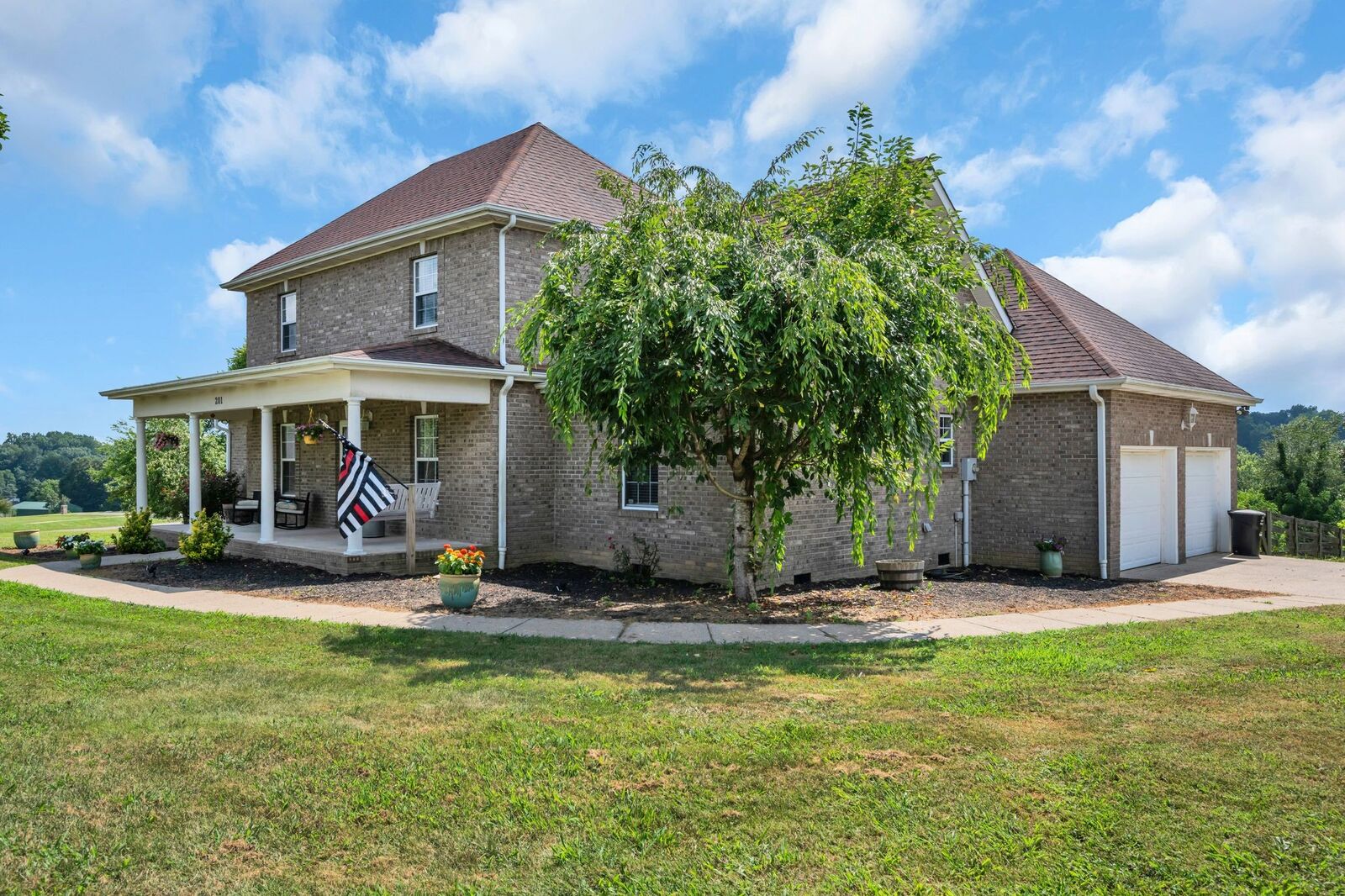 Property Photo:  201 Tamyra Ct  TN 37029 
