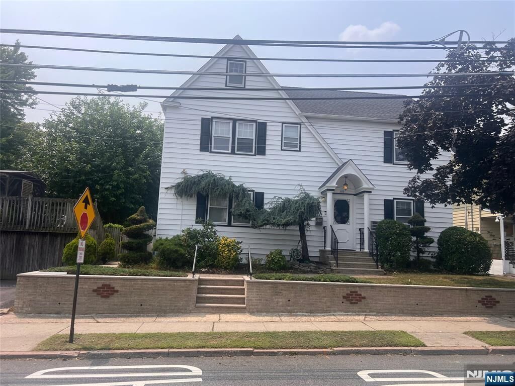 Property Photo:  358 Lake Avenue 2  NJ 07071 