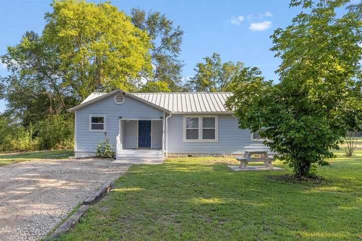 Property Photo: 208 Lee Ivie Lane TX 75440