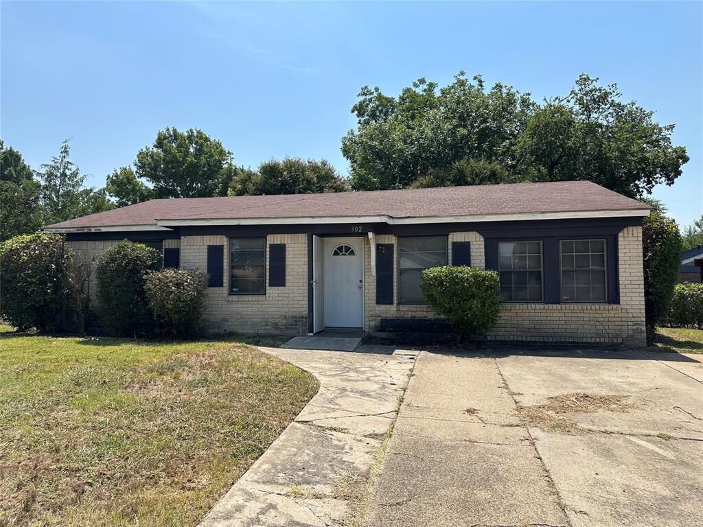 Property Photo: 302 Parker Drive TX 75040