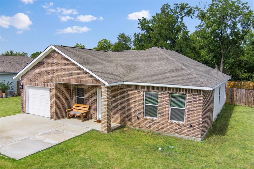 Property Photo: 3802 College Street TX 75401