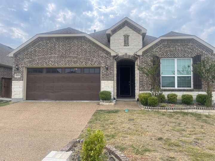 Property Photo: 1702 Dreamers Way TX 75098