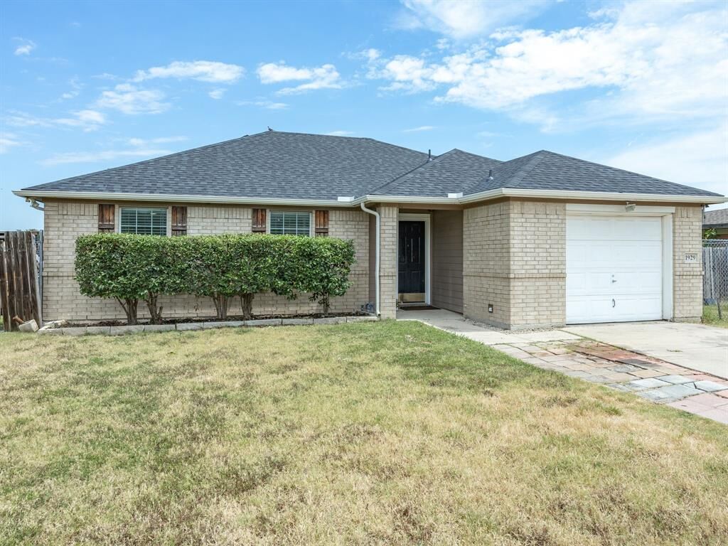 Photo de la propriété:  1929 Bolingbroke Court  TX 76140 