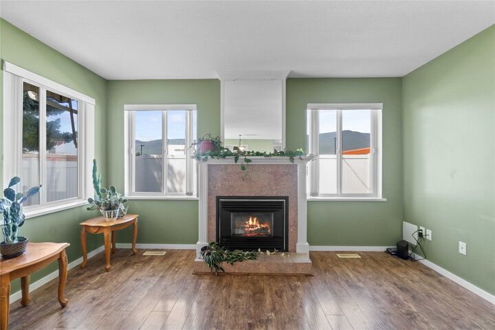 Property Photo:  900 5 Avenue SW 121  BC V1E 1L2 