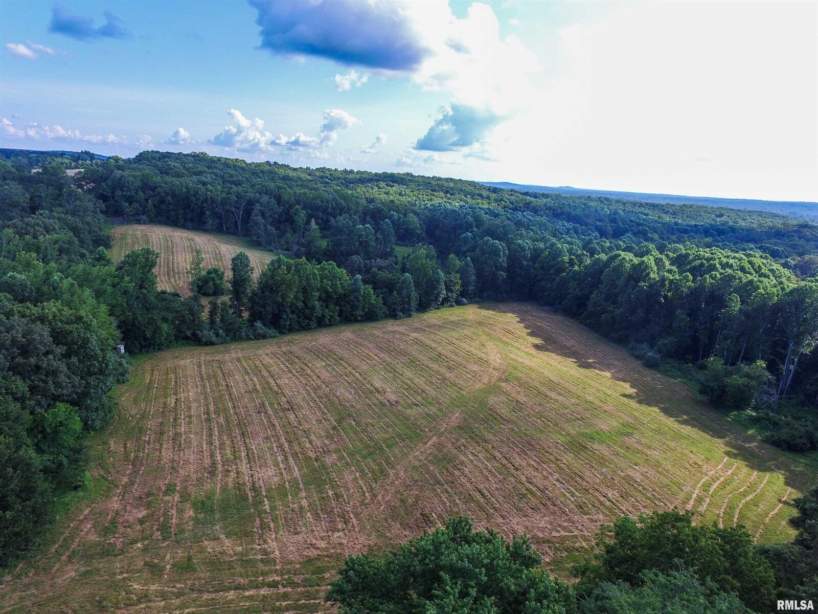Property Photo:  661 Bassett South County Road 653 K  IL 62931-4413 