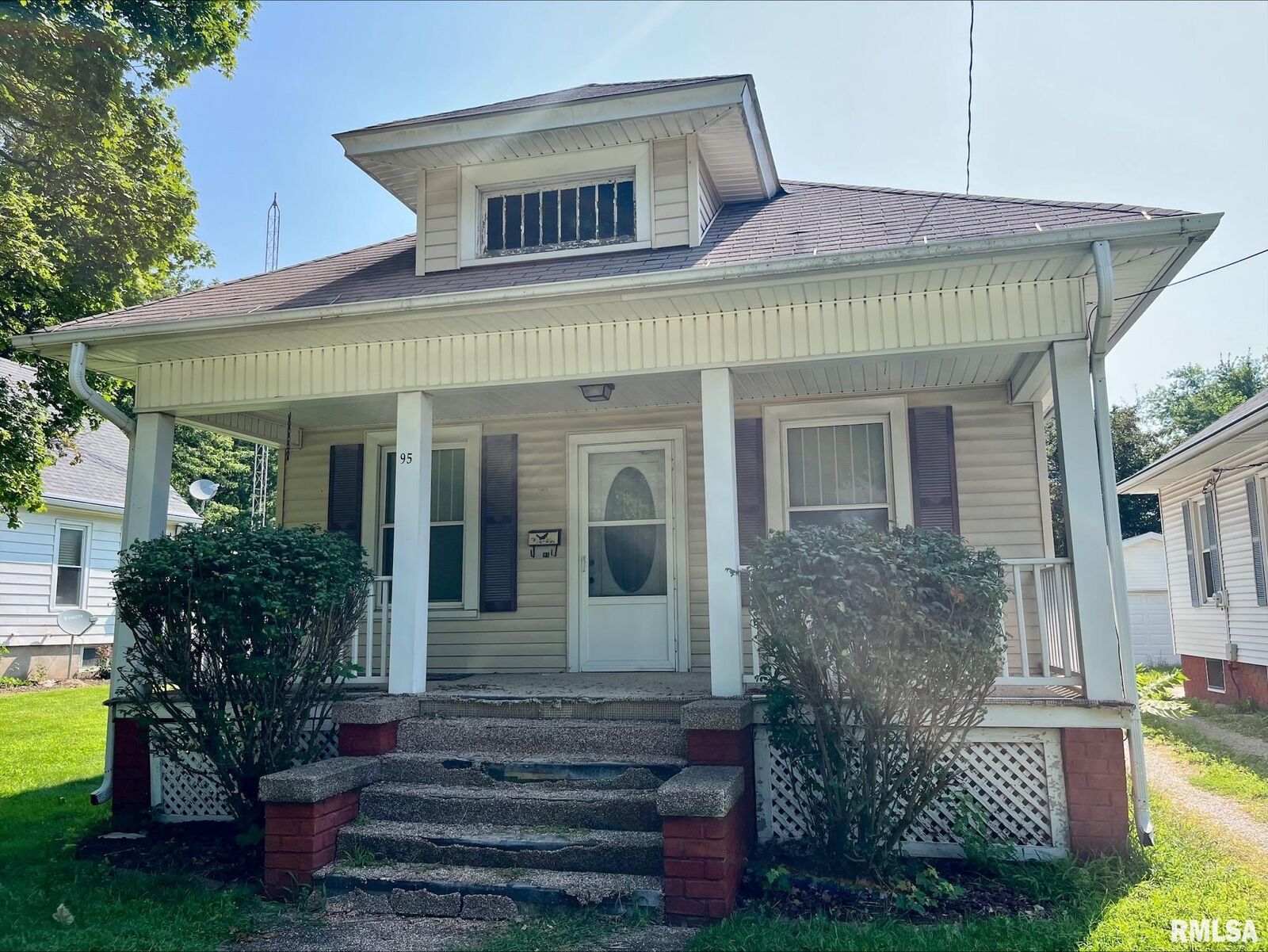 Property Photo: 95 Phillips Street IL 61401