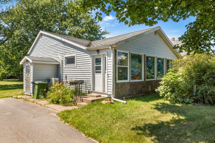 Property Photo: 27 Wilfred Street PE C0B 1T0