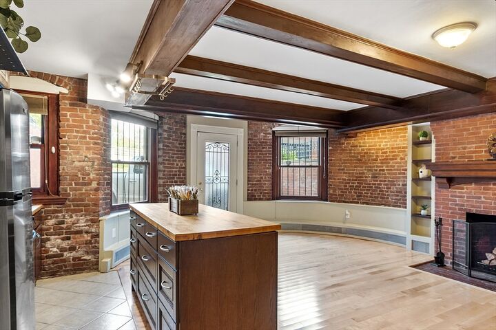Property Photo:  346 Beacon St 1  MA 02116 