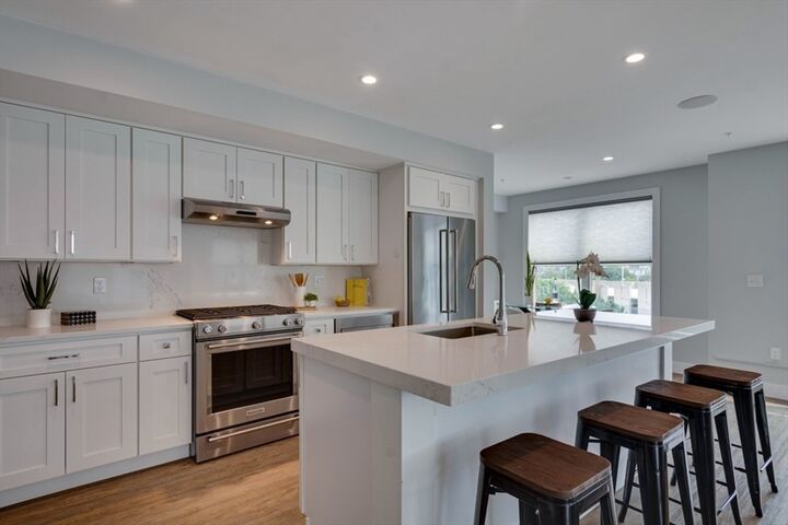 Property Photo:  135 Hancock St 18  MA 02171 