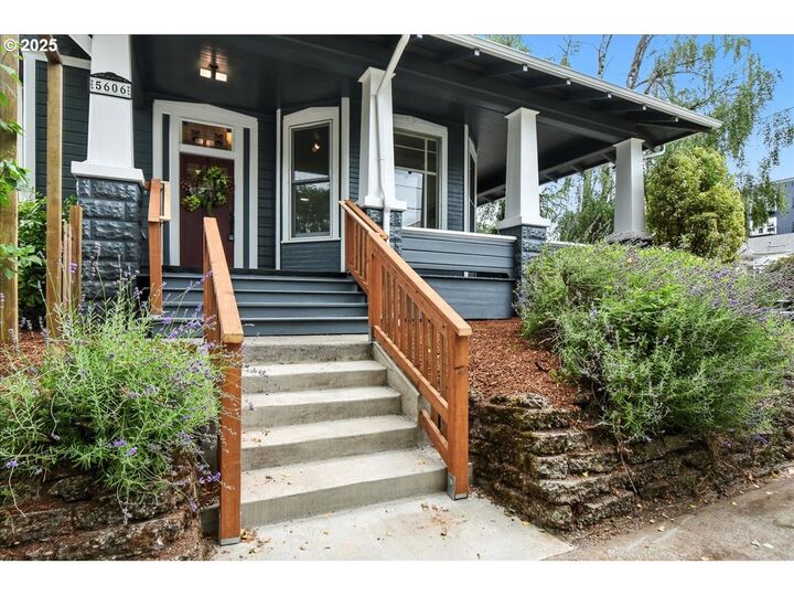 Property Photo: 5606 N Maryland Ave OR 97217