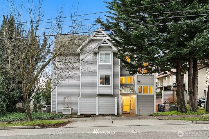 Property Photo:  727 N 85th Street 302  WA 98103 