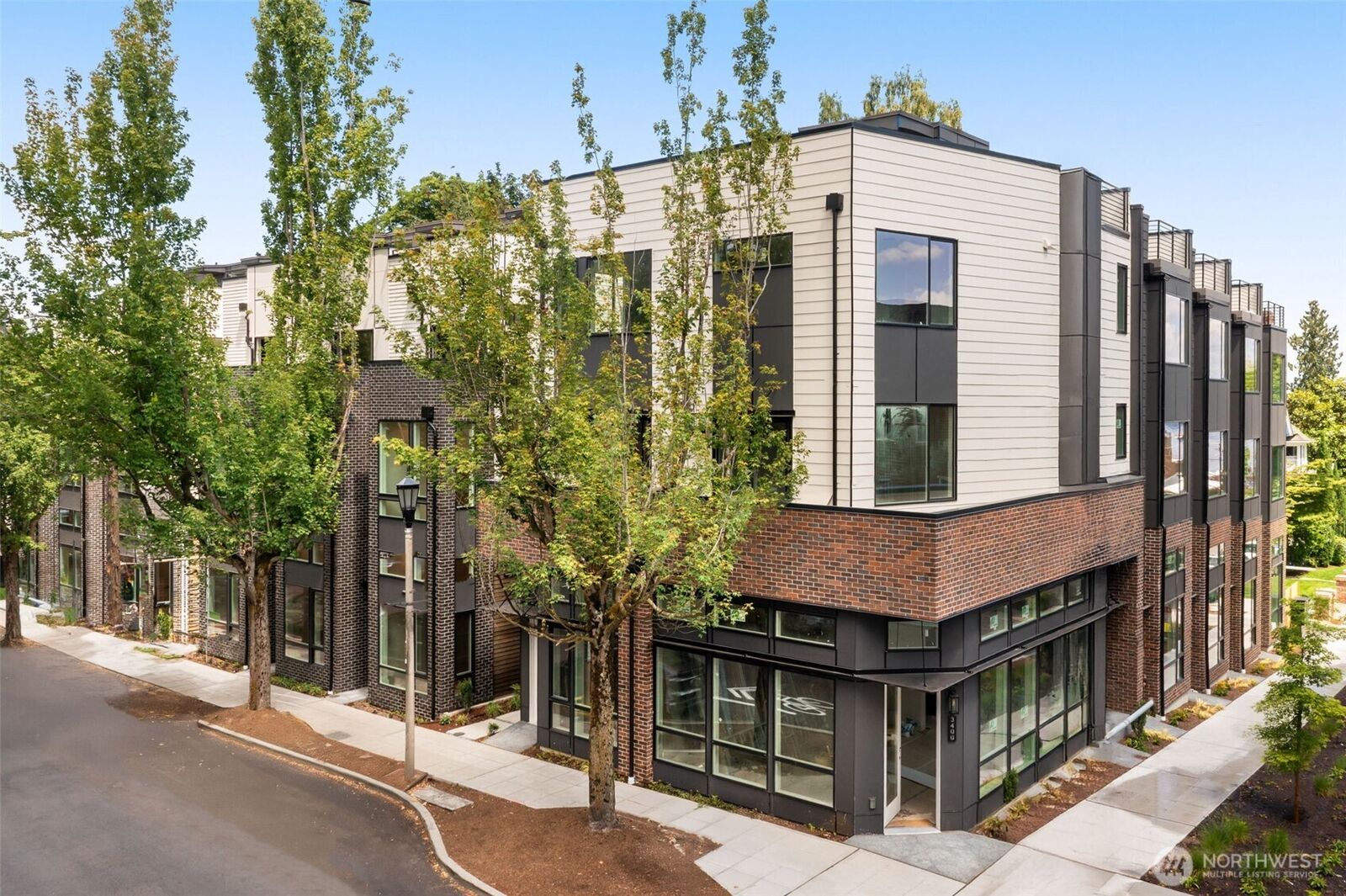 Property Photo:  1104 A  34th Avenue  WA 98122 