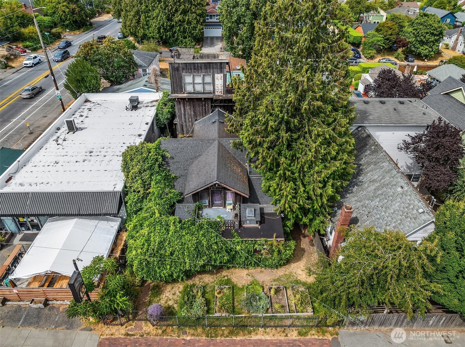 Property Photo: 652 NW 85th Street WA 98117