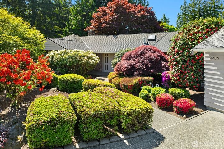 Property Photo:  2709  86th Avenue NE  WA 98004 
