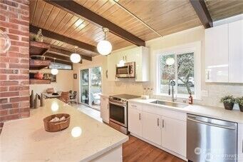 Property Photo:  18750  12th Avenue NE  WA 98155 